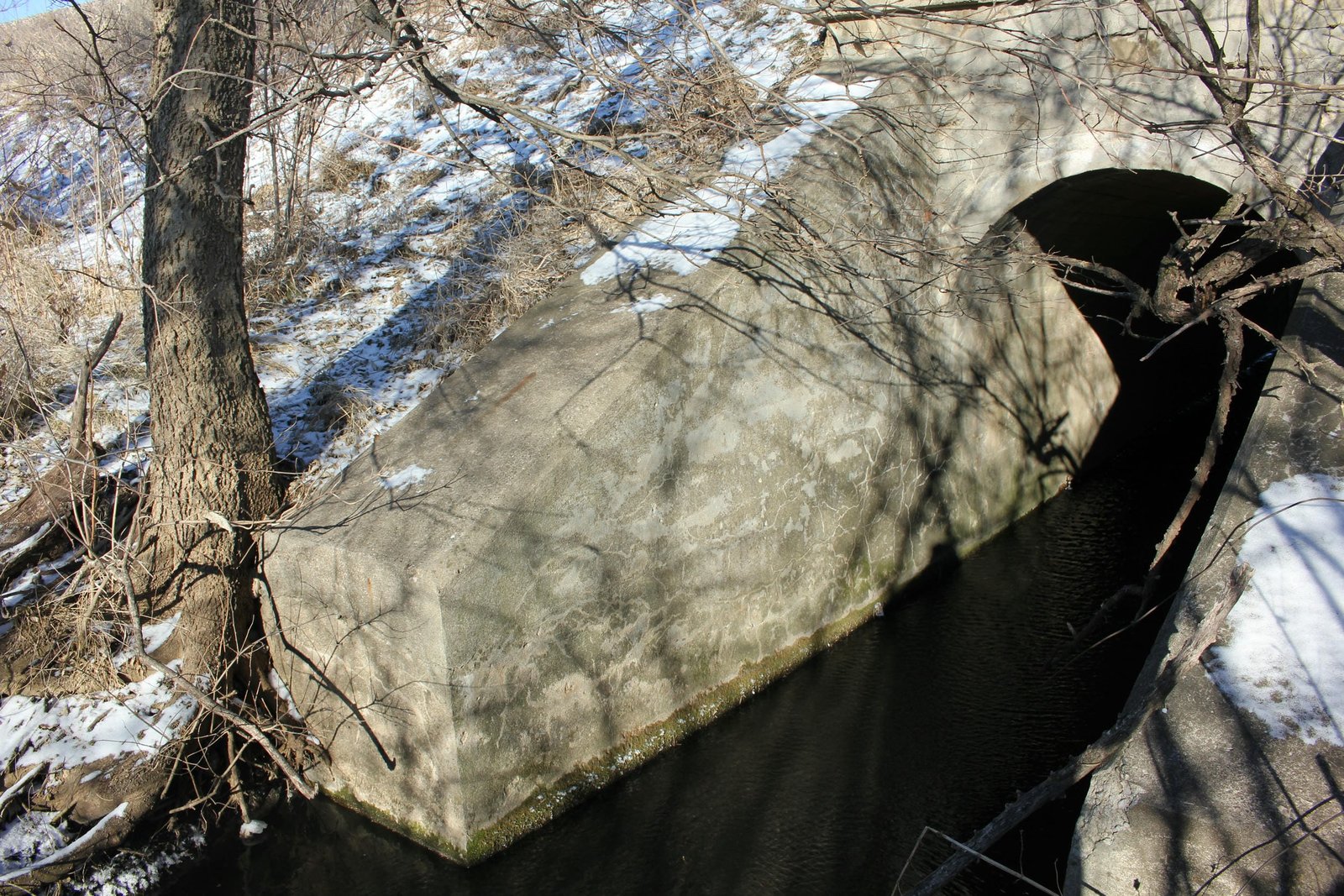 Southwest wing wall